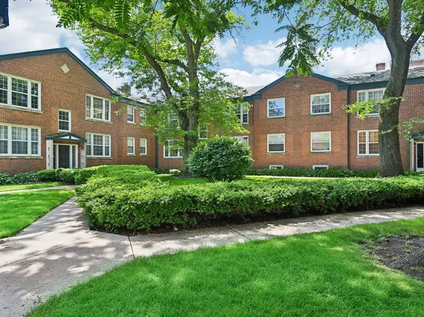 2421 W Fitch Ave #2, Chicago, IL 60645