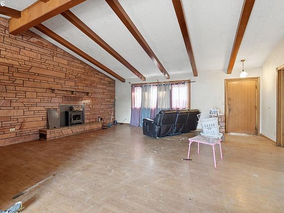 4th image of 4429 Oak Rd