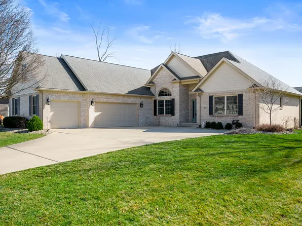 279 S Woodridge Dr, Pittsboro, IN 46167