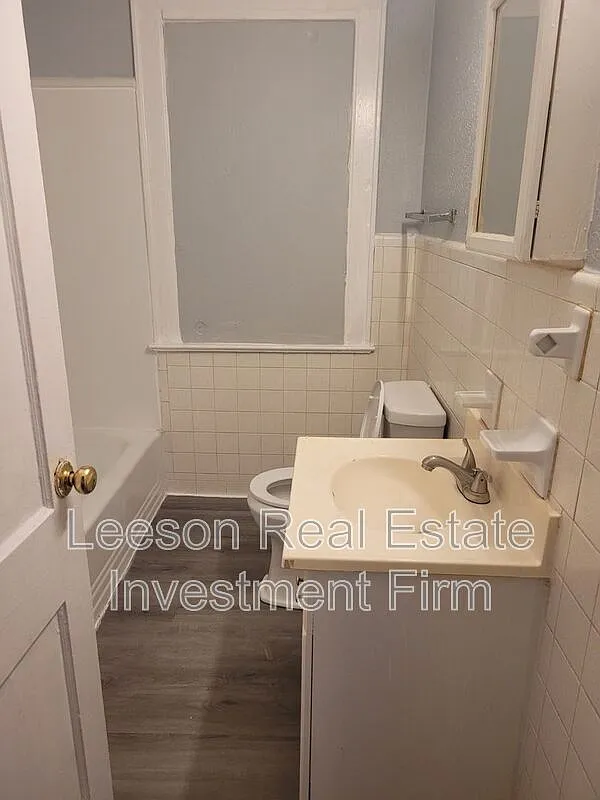 3 bed, 1.0 bath, 1238 sqft, $850 — Photo 3