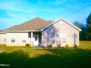 429 Hickory Nut Rd, Picayune, MS 39466