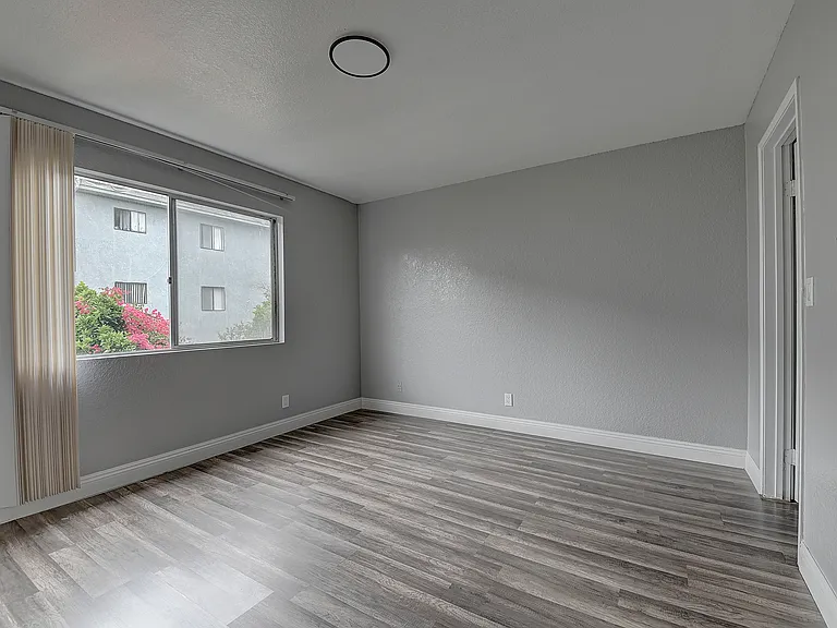13615 Cerise Avenue — Photo 6