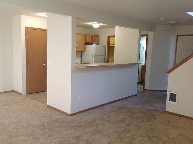 Building Photo - 935 College Ln NE