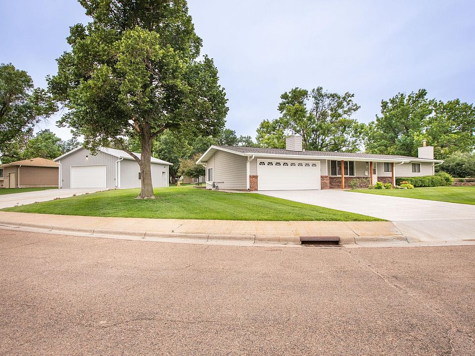 1st image of 310 Apache Dr