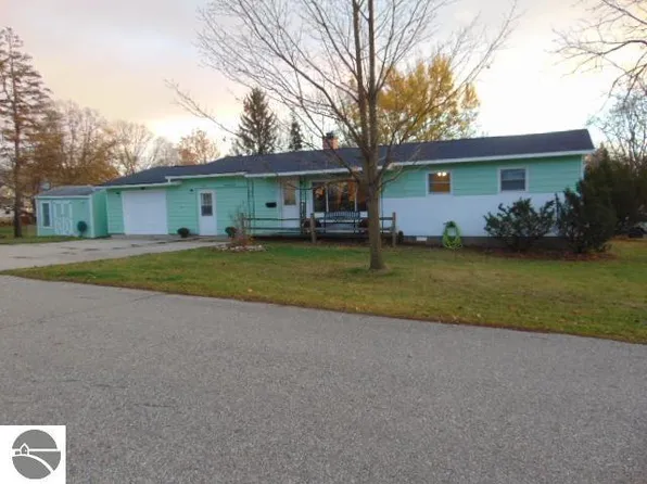 223 W Arcada St, Ithaca, MI 48847