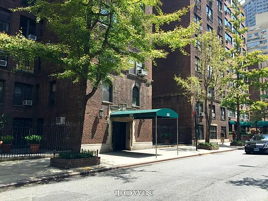 Rented by Town Residential | media 30