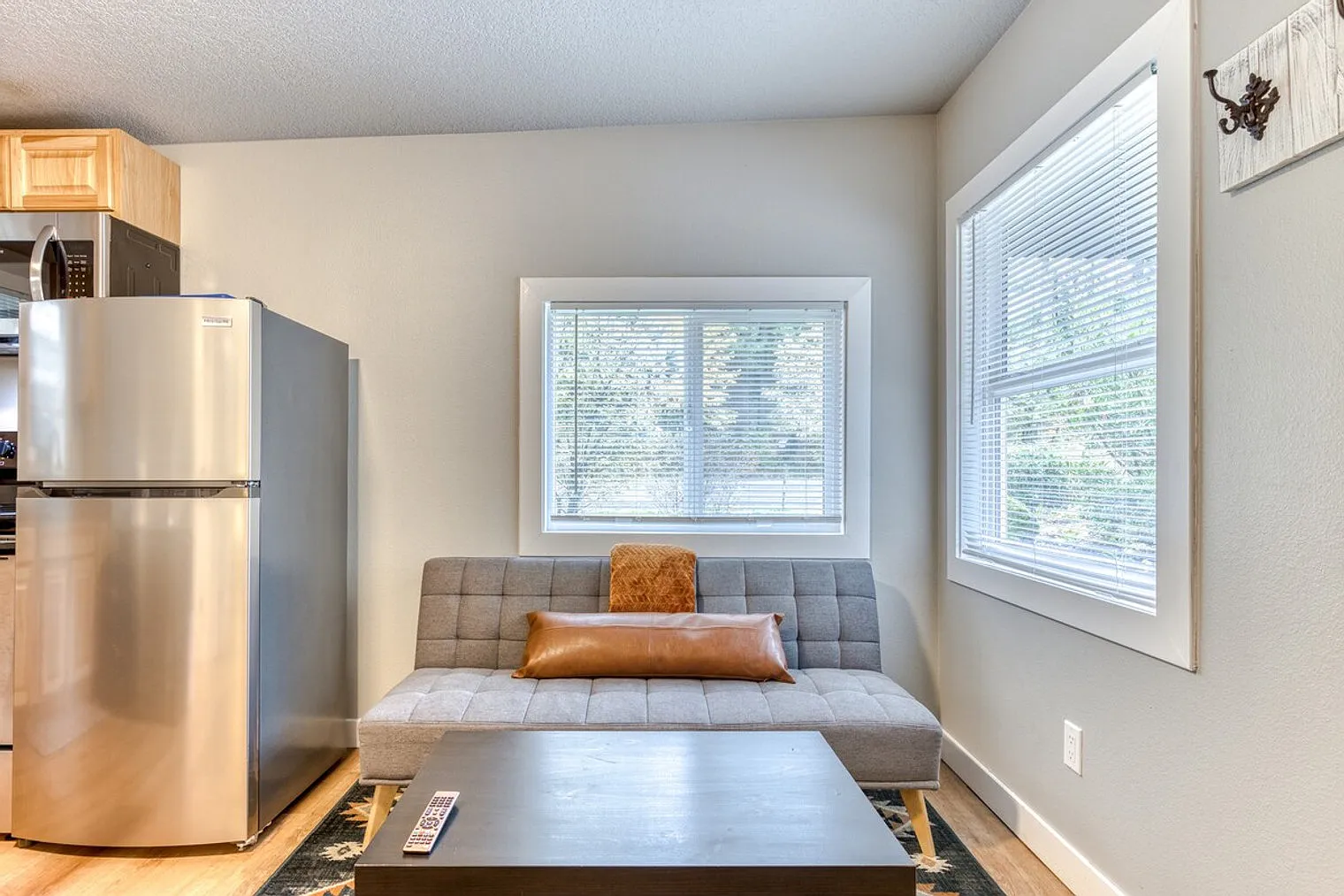 1 bed, 1.0 bath, 398 sqft, $2,662 — Photo 3