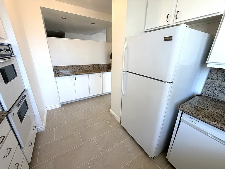 2160 Century Park E #1101 — Photo 19