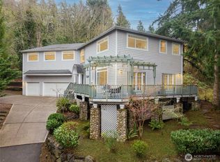 12117 Clearview Dr, Edmonds, WA 98026