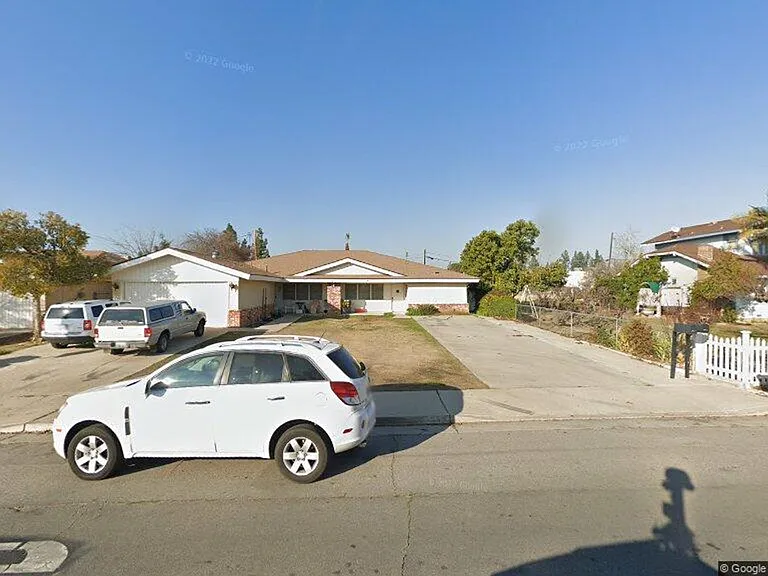 200 Douglas St — Photo 1