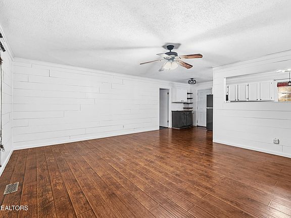 5th image of 3214 Long Hollow Rd