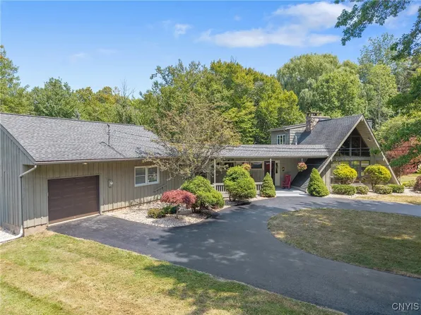 60 Edwards Cir, Oswego, NY 13126