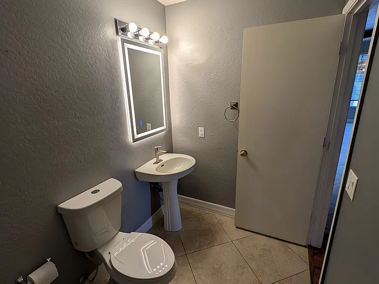 1831 S 105th Dr — Photo 14