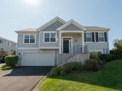 1701 Windward Dr, Hampshire, IL, 60140