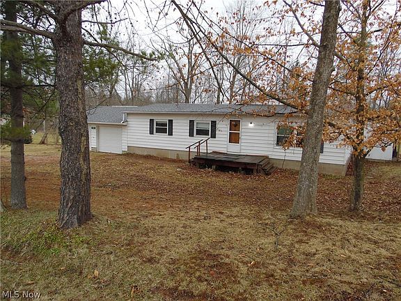 4th image of 910 Lang Farm Rd
