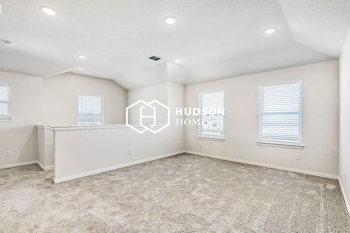 4 bed, 2.5 bath, 2189 sqft, $1,949 — Photo 4