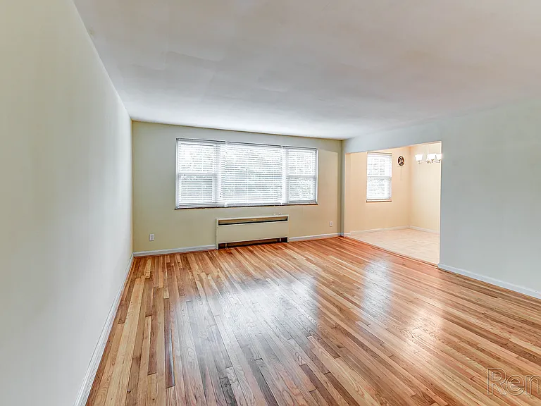 Eden Cliff Apartments — Photo 14