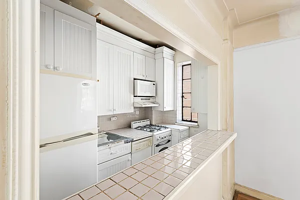 Sold by William Raveis Real Estate | media 7