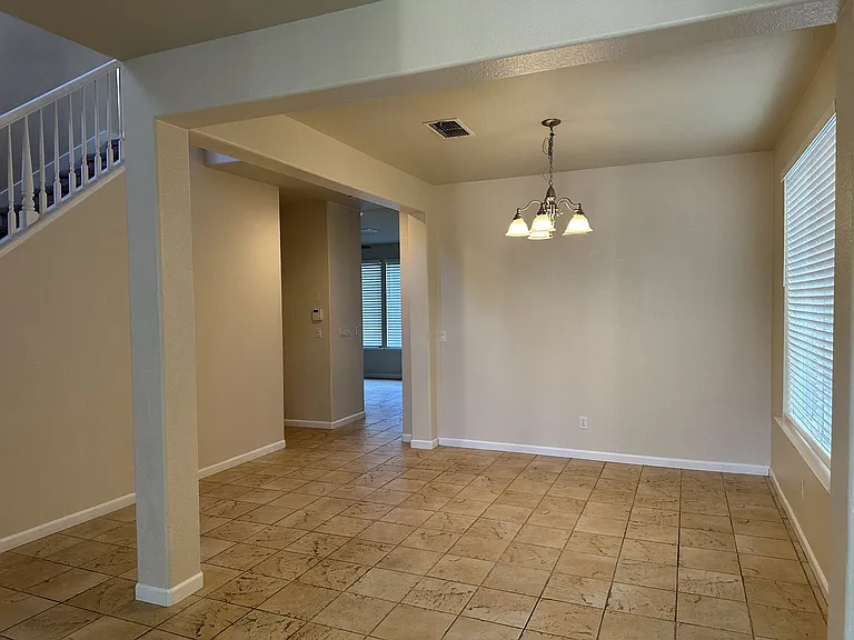 274 Finchwood Dr — Photo 2