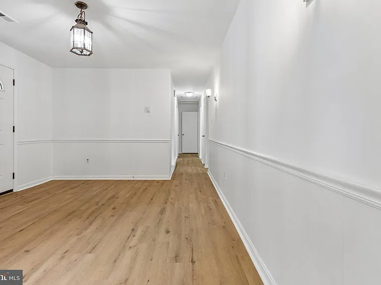 8755 Trinity Ln — Photo 10