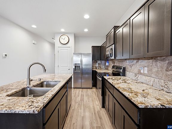 5th image of 5024 Gemini Ave NE