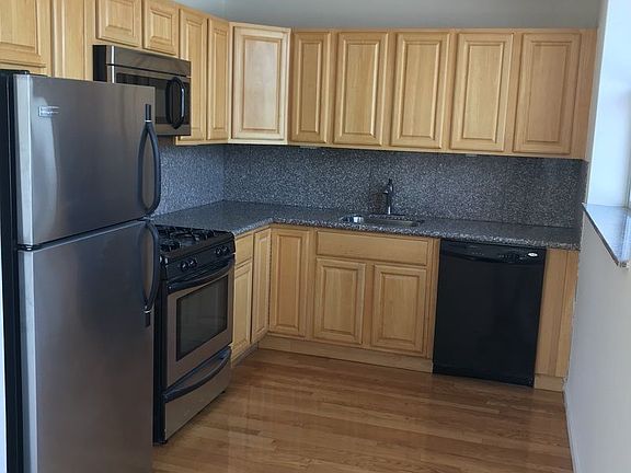 3rd image of 506 Washington Ave APT 701