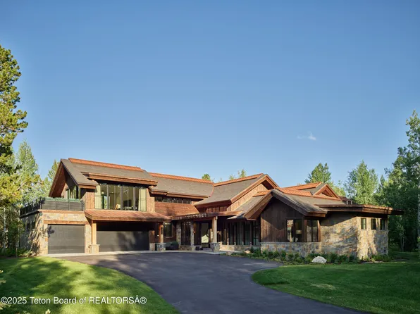 3220 N Teton Pines Dr, Wilson, WY 83014
