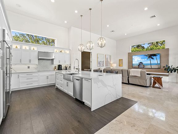 4th image of 2480 Poinciana Lane