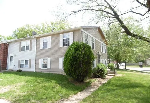 1098 Dorset Dr photo 1