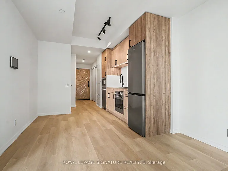 109 Erskine Ave #1111 — Photo 12