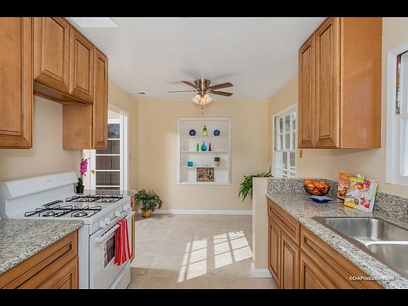 4th image of 4935 Vandever Ave