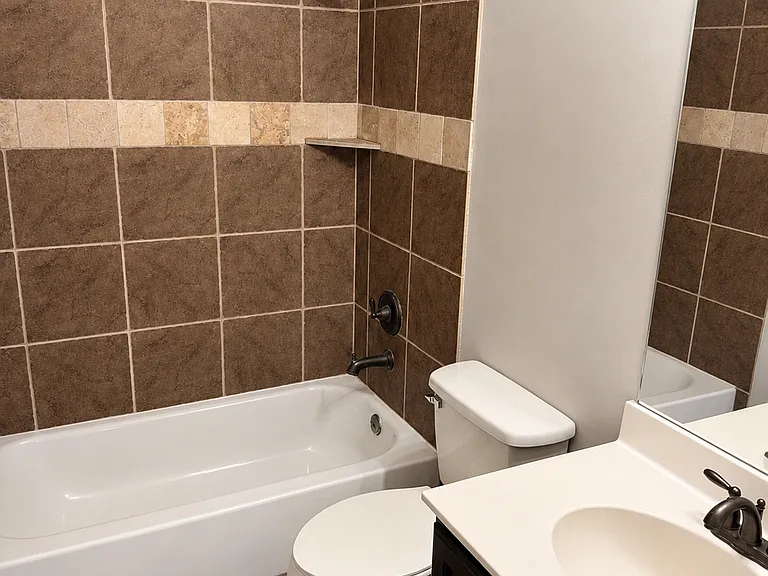 1398 Sawmill Creek Ln — Photo 16