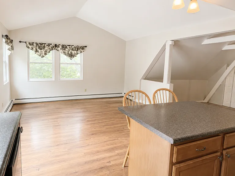 33 School St #2 — Photo 3