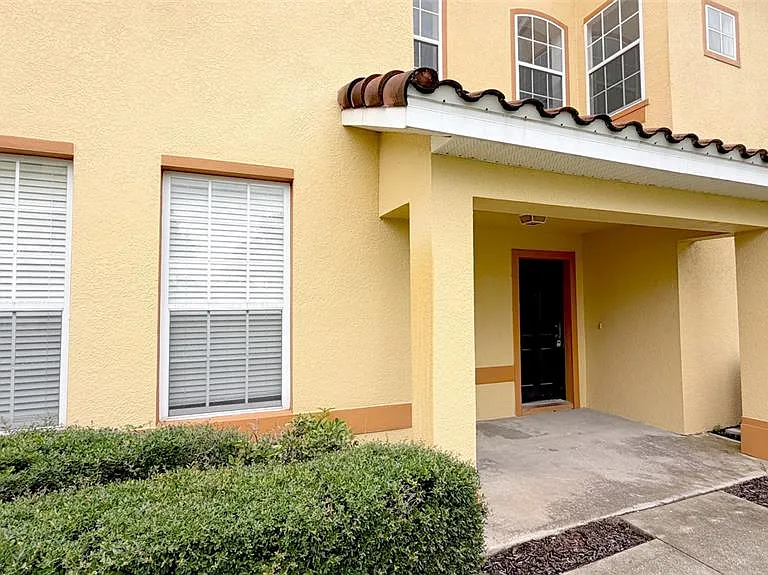 203 Madison Cir — Photo 3