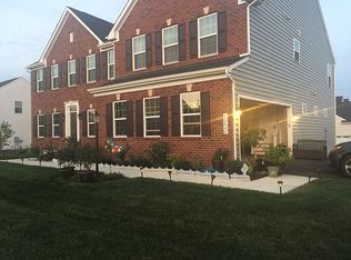 42622 Gold Thread Dr, Chantilly, VA 20152