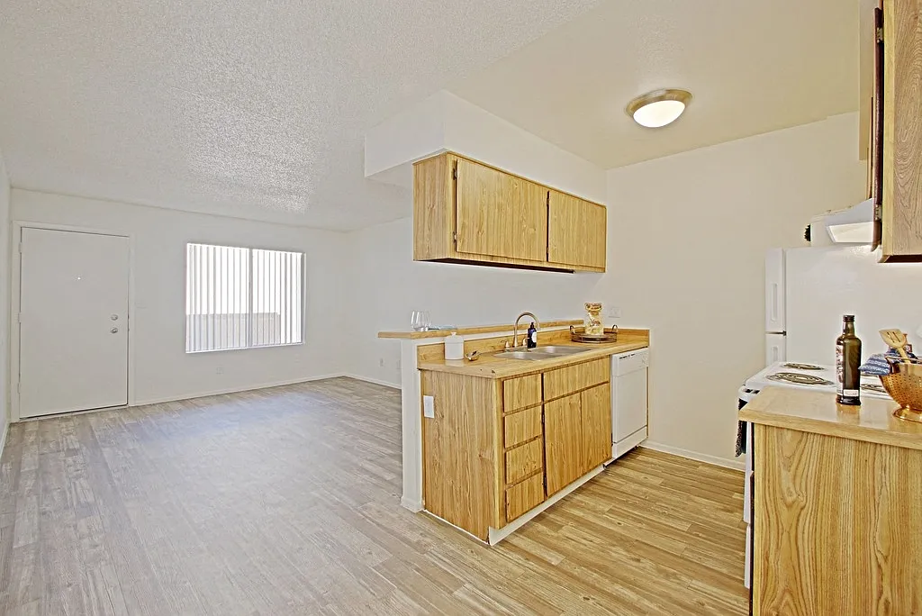 Mountain View — Photo 2