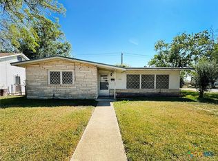 1901 E Guadalupe St, Victoria, TX 77901