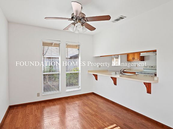 5th image of 158 Roundtree Blvd