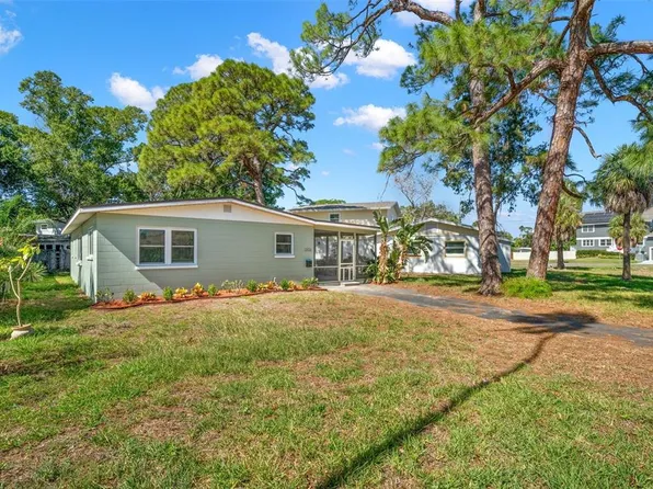 4026 Harrisburg St NE, Saint Petersburg, FL 33703