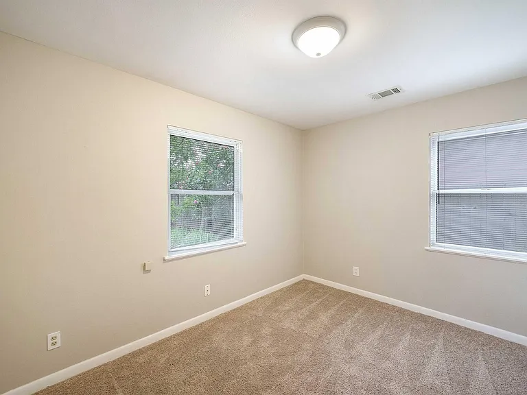1910 W Saint Johns Ave — Photo 11