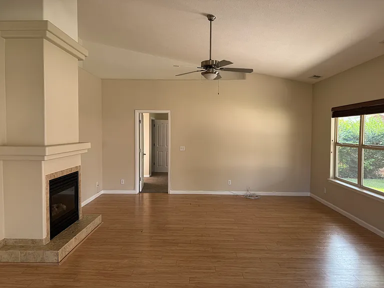 2506 Van Buren Ave — Photo 4