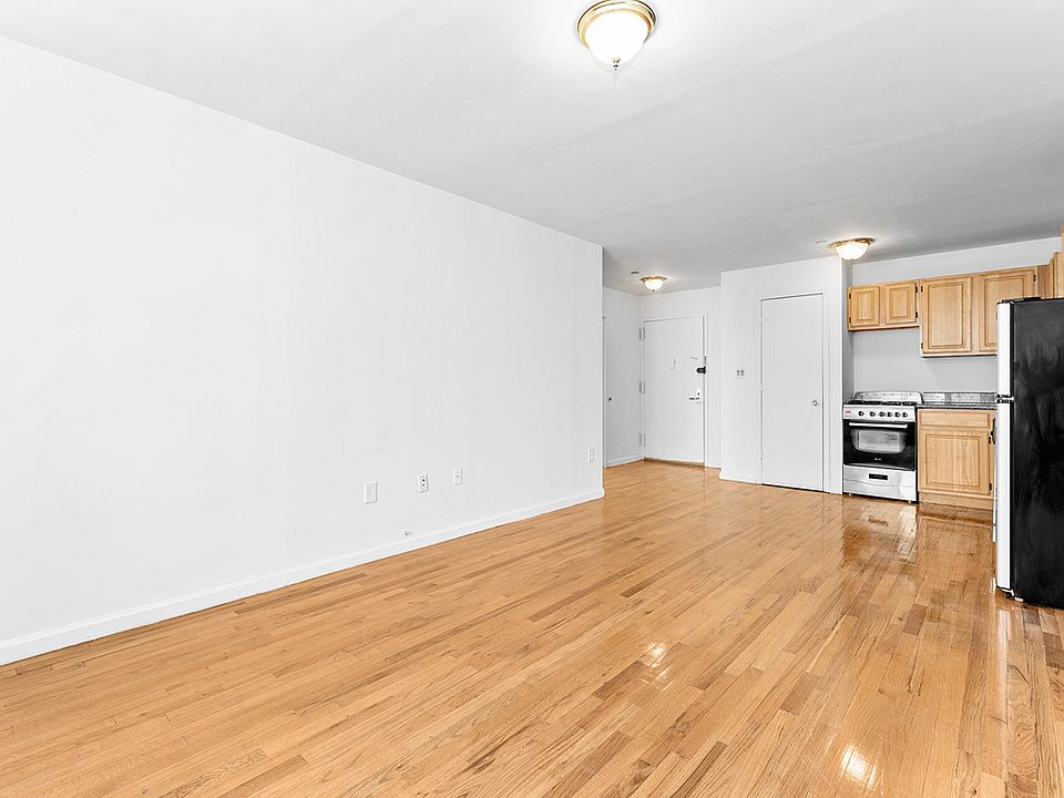 1st image of 379 E 10th St APT 1B