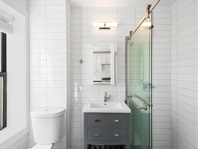 807 Washington St #4 — Photo 5