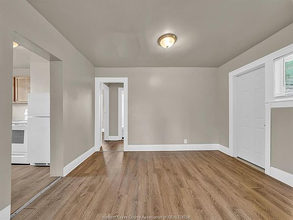 5th image of 669 Park St W Unit B