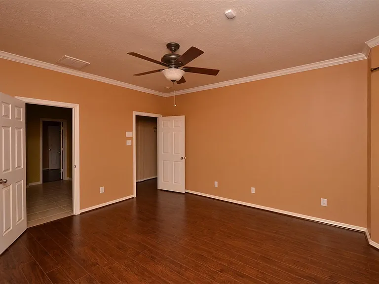 4019 Jade Cove Ln — Photo 11