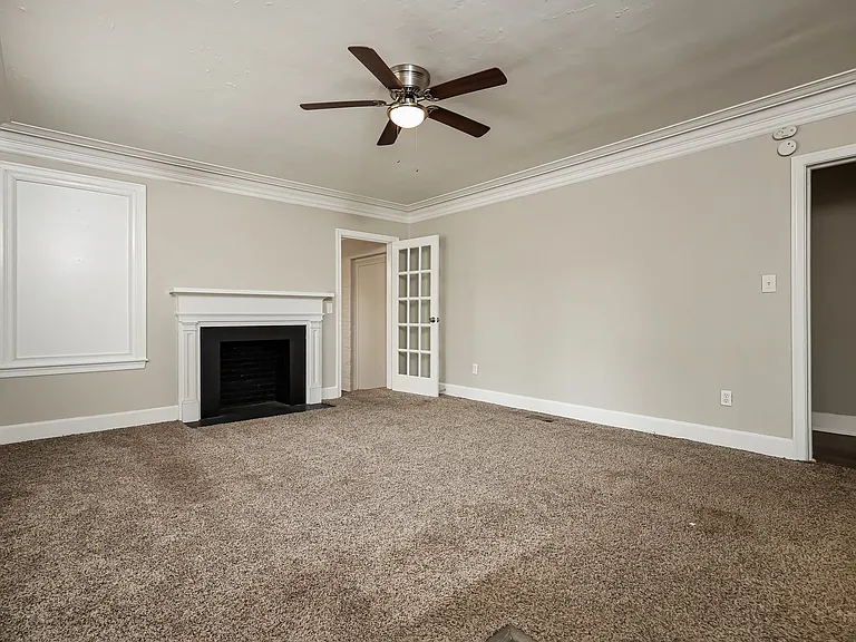 566449_019_living_room_13556969.jpg