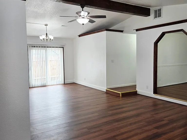 1408 Arlington Ave — Photo 16