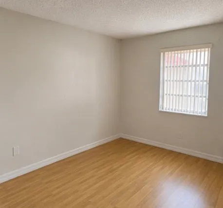 5401 SW 77th Ct #202E — Photo 3