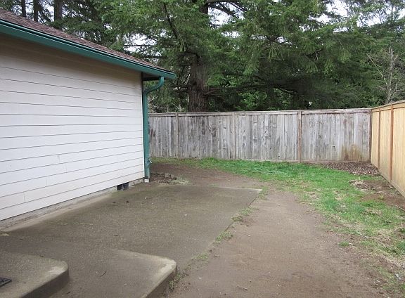 4th image of 3720 Entrada Dr NE