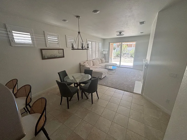 11083 Port Royale Ct — Photo 3